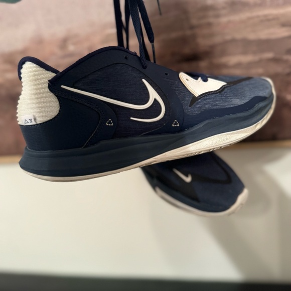 Nike Kyrie Low 5 TB \'Midnight Navy / Size 8 main image 3
